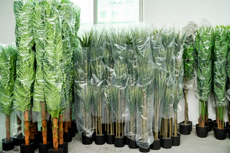 Foldable leaf canopy in protective PP plastic bag